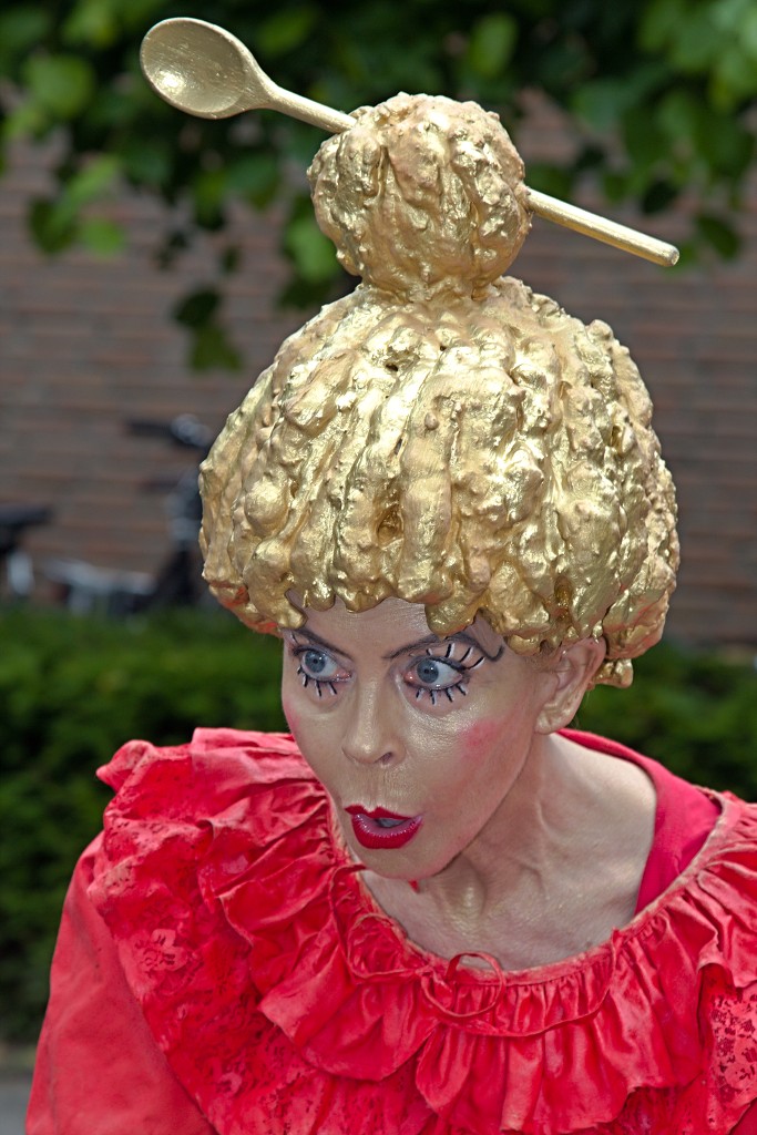 valkenburg living statue levend standbeeld evenement event festival festiviteit kunst art straatkunst streetart artiest beeld beeldhouwwerk